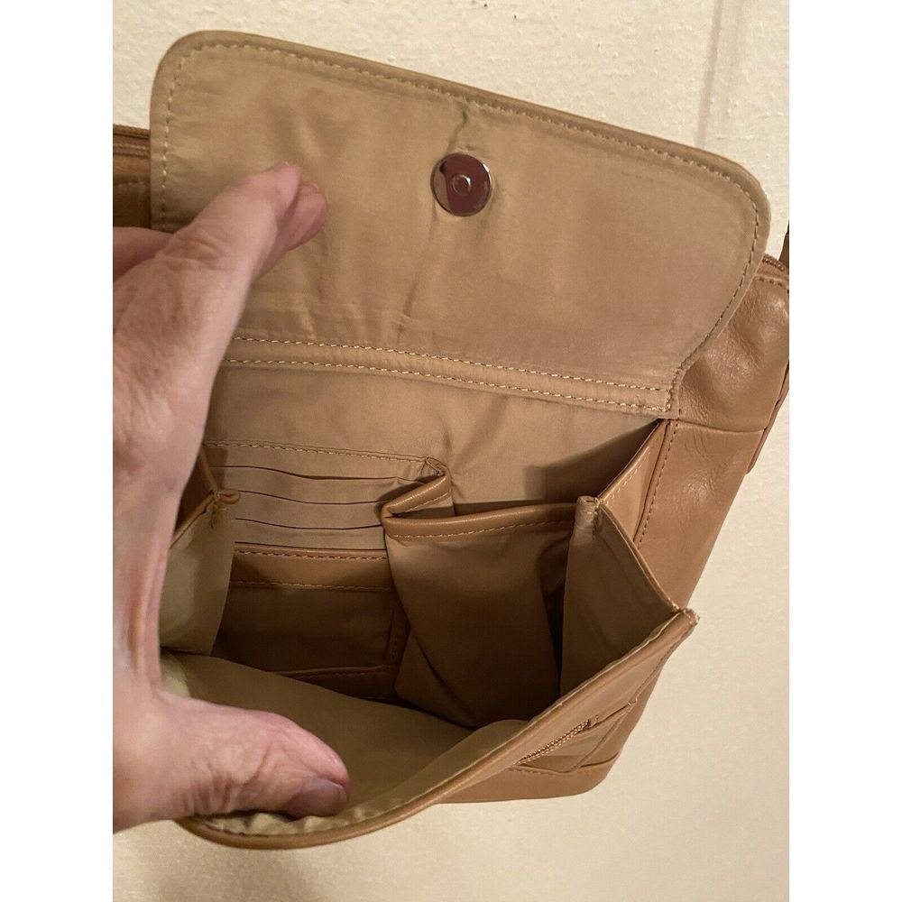 GIANI BERNINI Nappa Venice leather crossbody organizer Purse- Brown 10x10". - Picture 11 of 13